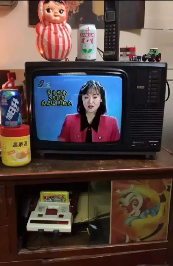 妹子窮的絲襪都破了！插圖26